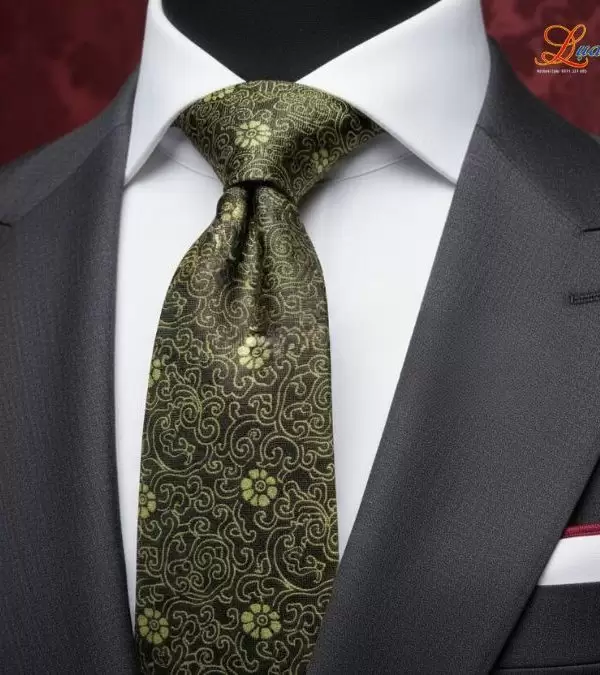 Cà vạt lụa tơ tằm họa tiết hoa cúc vàng