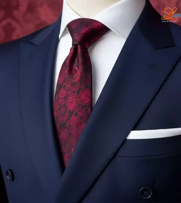 Cà vạt lụa tơ tằm họa tiết hoa hồng nền đen MNV-CRV36