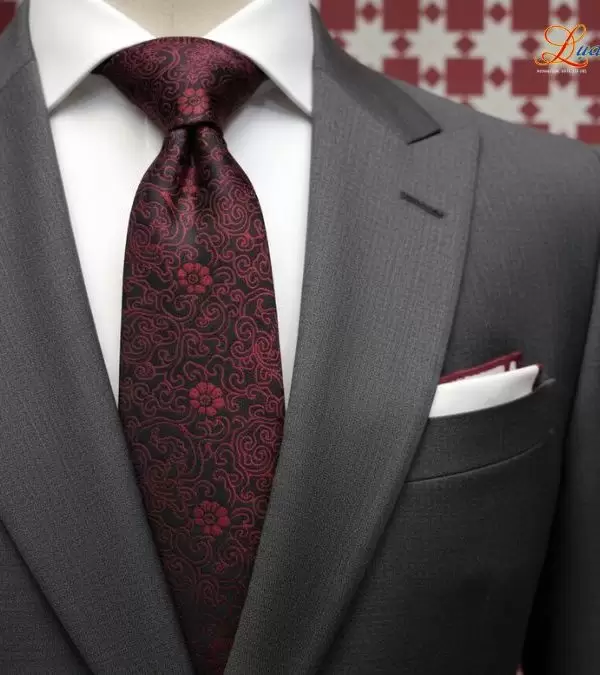 Cà vạt lụa tơ tằm họa tiết hoa mai đỏ MNV-CRV79