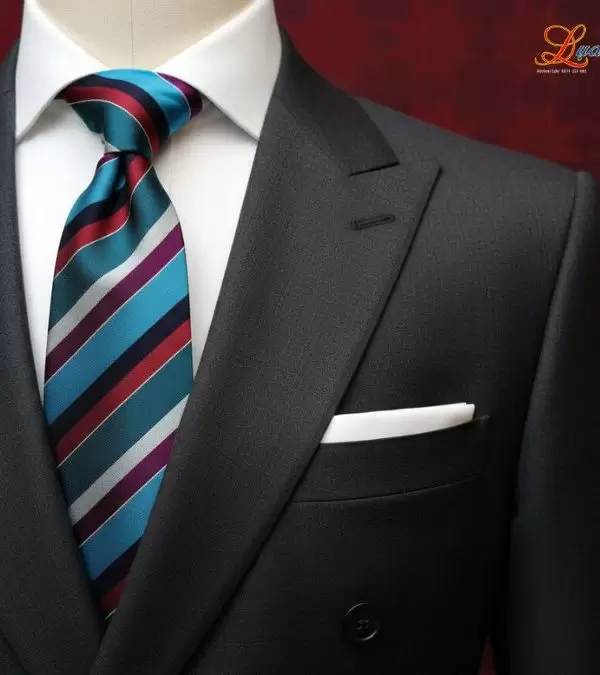 Cà vạt lụa tơ tằm họa tiết kẻ sọc nhiều màu