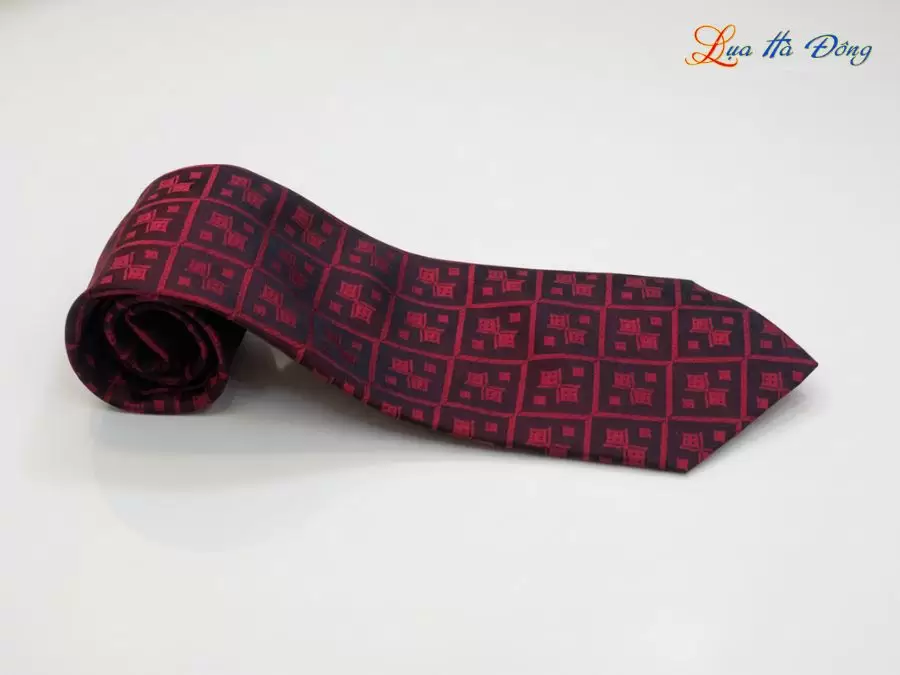 Cà vạt lụa tơ tằm họa tiết ô vuông đỏ