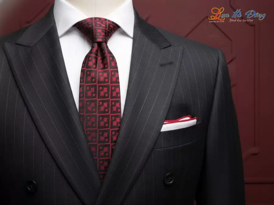 Cà vạt lụa tơ tằm họa tiết ô vuông đỏ