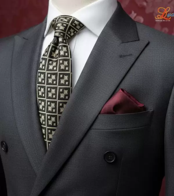 Cà vạt lụa tơ tằm họa tiết ô vuông vàng