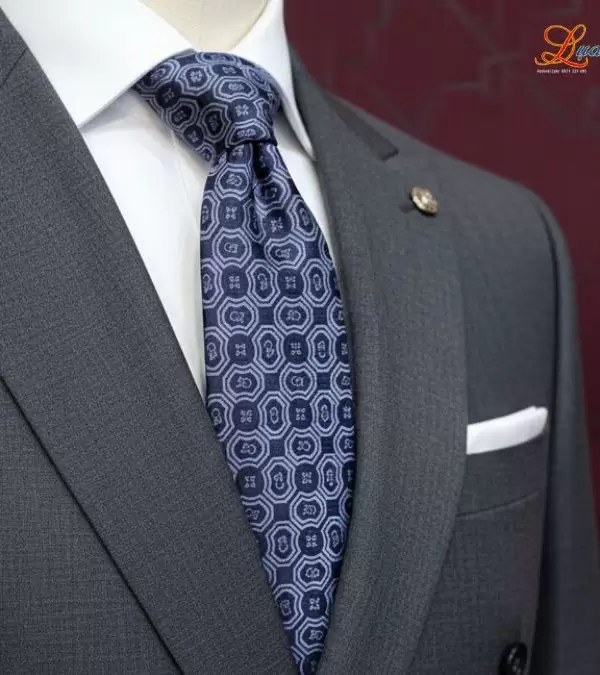 Cà vạt lụa tơ tằm họa tiết ô vuông xám