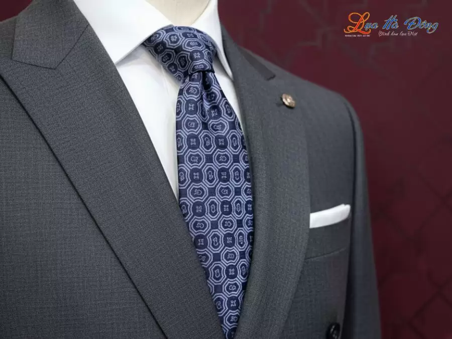 Cà vạt lụa tơ tằm họa tiết ô vuông xám