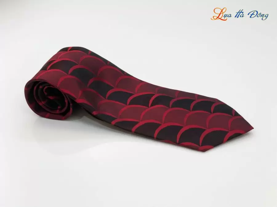 Cà vạt lụa tơ tằm họa tiết sóng đỏ đen