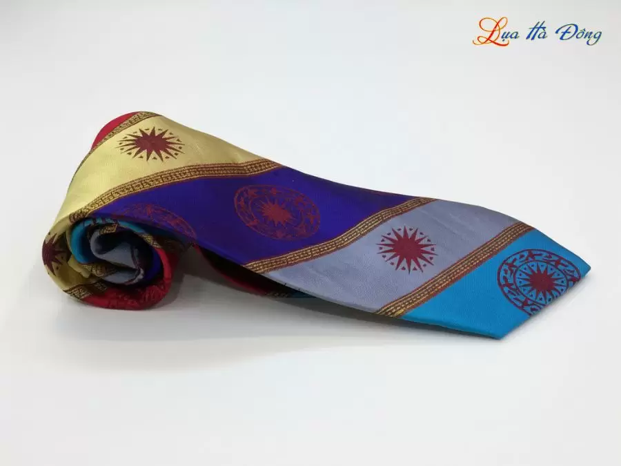 Cà vạt lụa tơ tằm họa tiết trống đồng