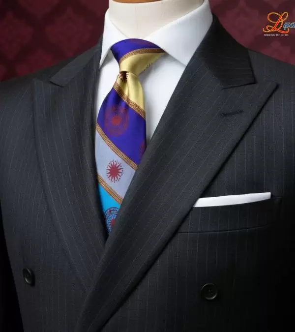 Cà vạt lụa tơ tằm họa tiết trống đồng