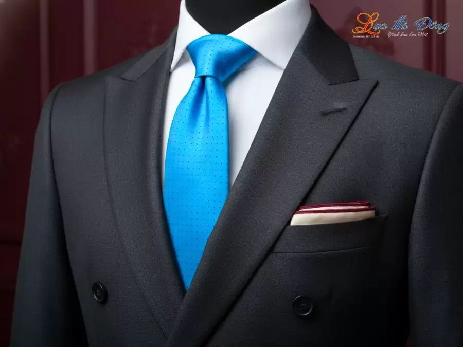 Cà vạt lụa tơ tằm họa tiết xanh chấm bi đen