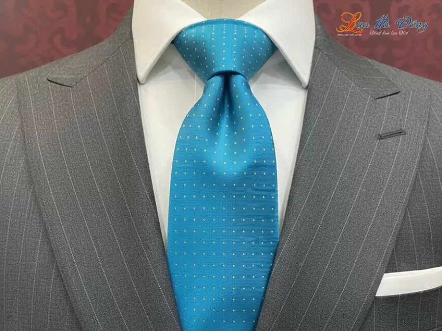 Cà vạt lụa tơ tằm họa tiết xanh chấm bi vàng