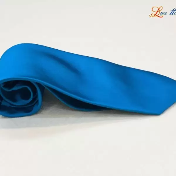 Cà vạt lụa tơ tằm trơn màu xanh dương