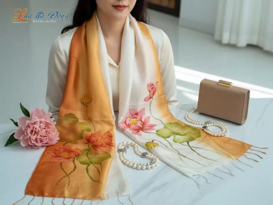 Khăn lụa tơ tằm vẽ tay hoa tua rua 100% silk