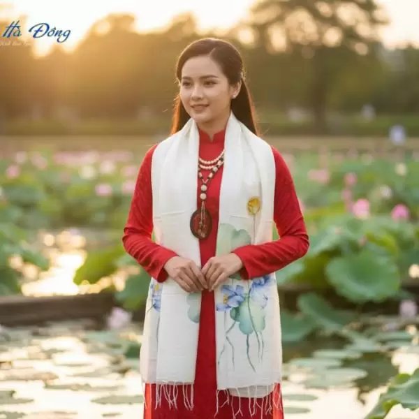 Khăn lụa tơ tằm vẽ tay hoa tua rua 100% silk