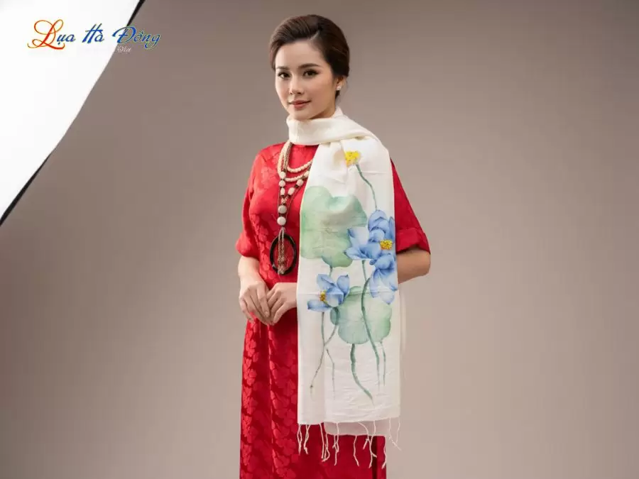 Khăn lụa tơ tằm vẽ tay hoa tua rua 100% silk