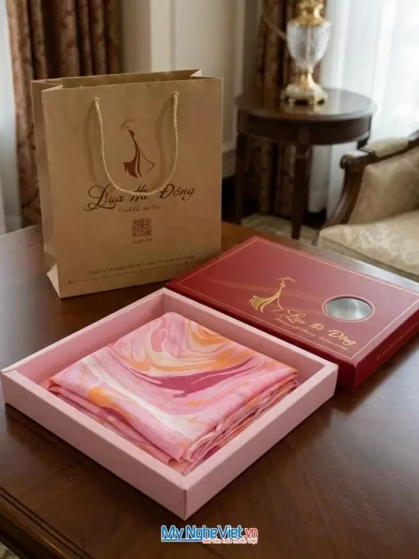 Khăn lụa tơ tằm vẽ thủy ấn