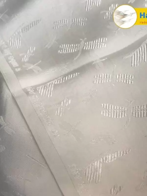 Alternative view of Bộ Áo Dài Lụa Hà Đông Chuồn Chuồn Trắng 70% tơ tằm MNV-LHD11