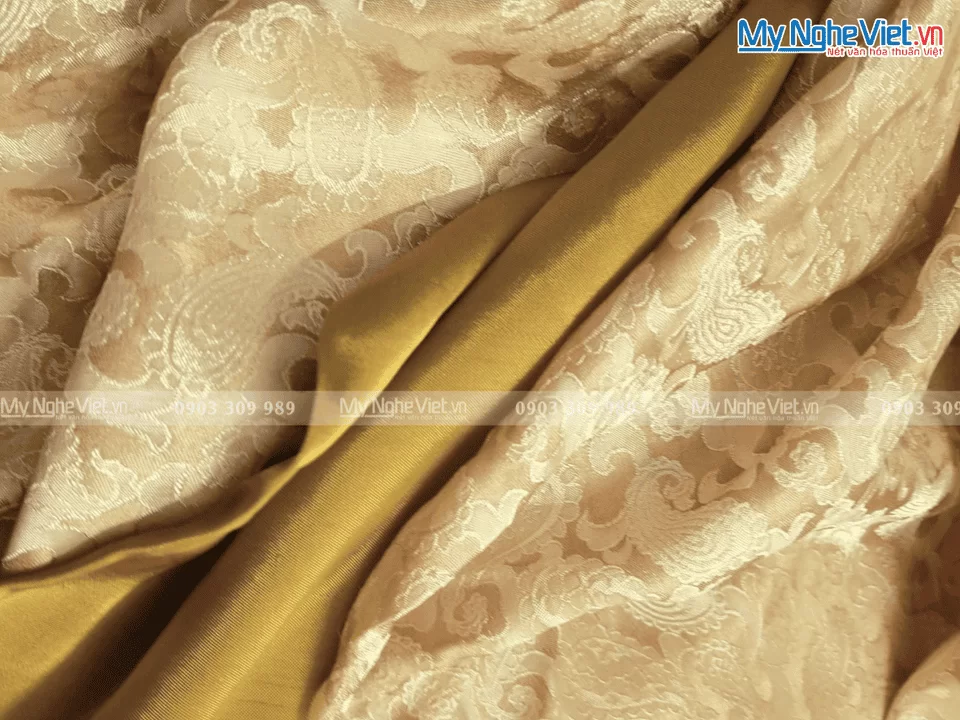 Vải Áo Dài Lụa Hà Đông Họa Tiết Đuôi Công 70% tơ tằm MNV-LNL122