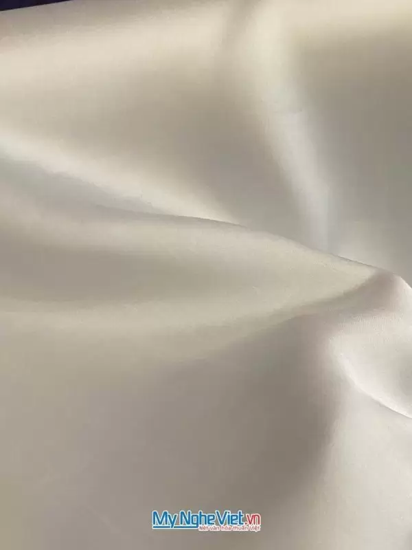 Alternative view of Vải lụa satin trơn màu trắng phấn 2.3m khổ 90