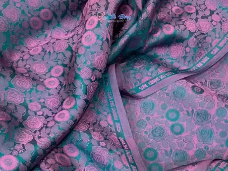 Alternative view of Vải áo lụa Hà Đông hồng thọ nhí xanh tím 3.7m LNL220-1.6