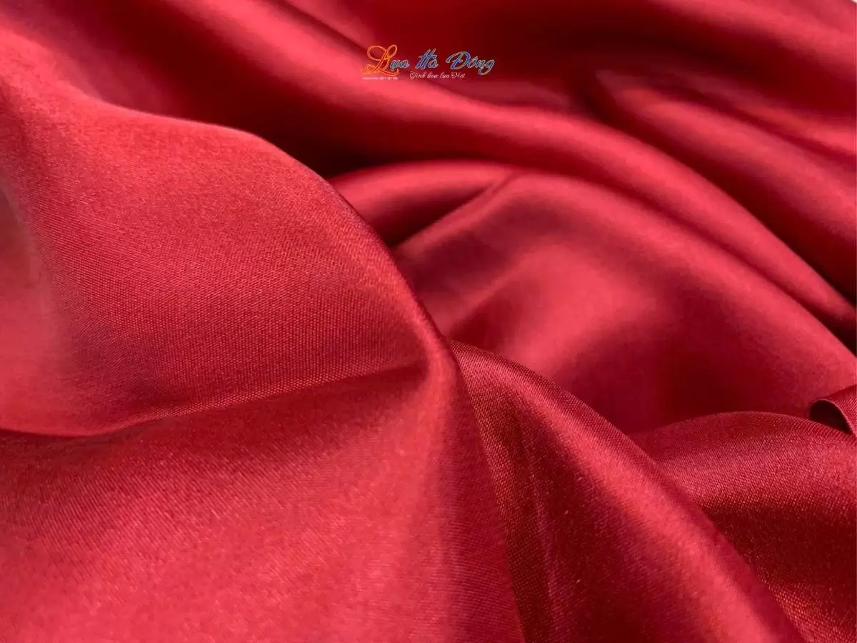 Vải lụa satin trơn đỏ đô 3.7m khổ 90 MNV-LTA37/2