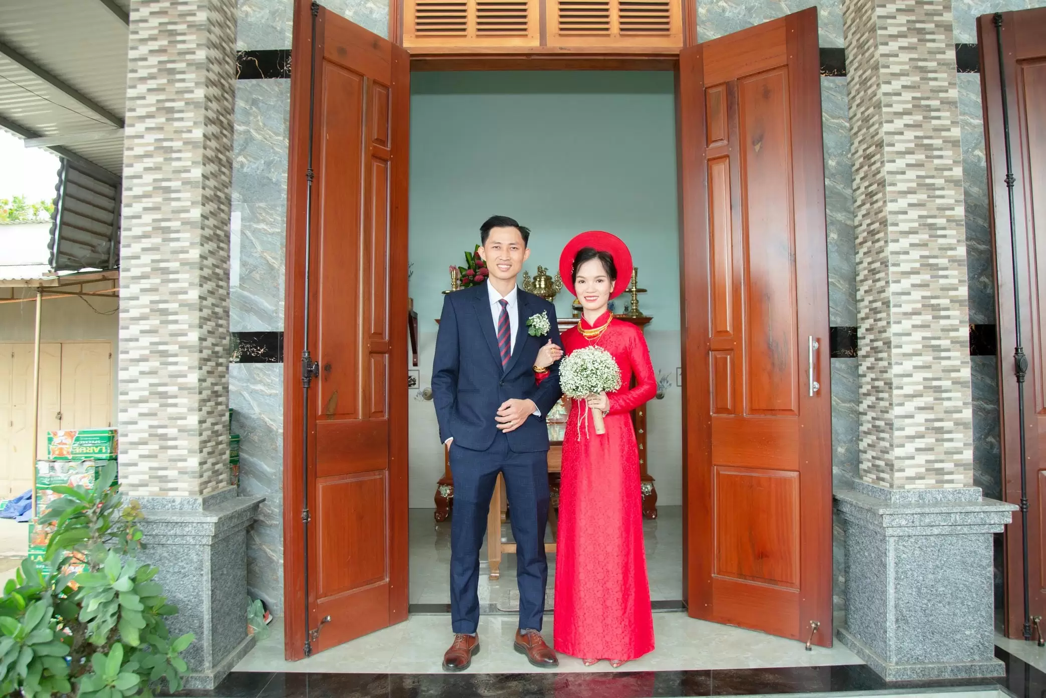 Vải May Áo Dài Cưới Cô Dâu Lụa Hà Đông Hoa Cúc Đỏ 70% tơ tằm MNV-KGHC08