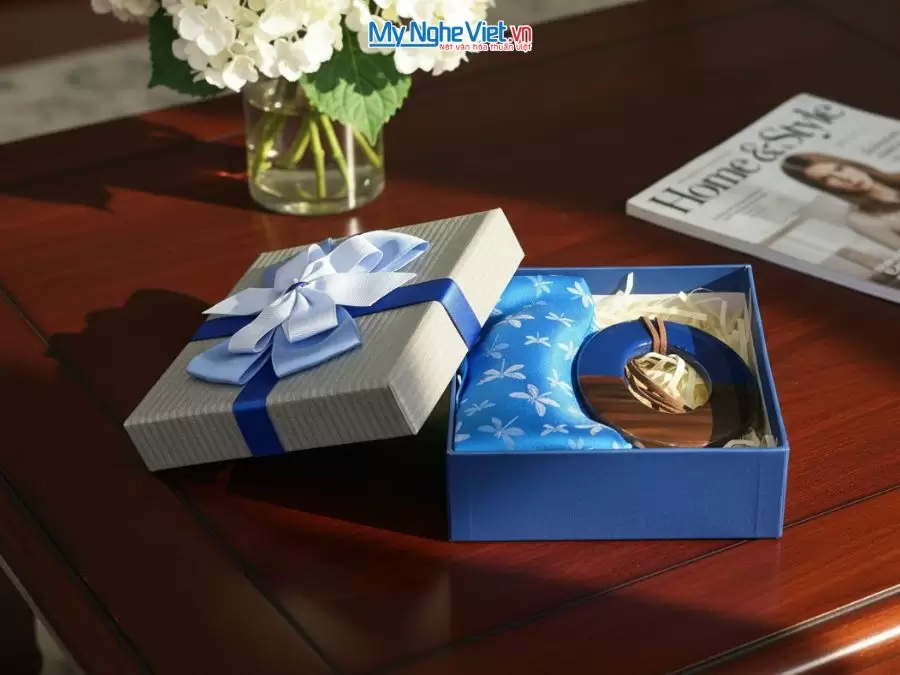 Bộ quà tặng băng đô lụa và mặt dây sừng