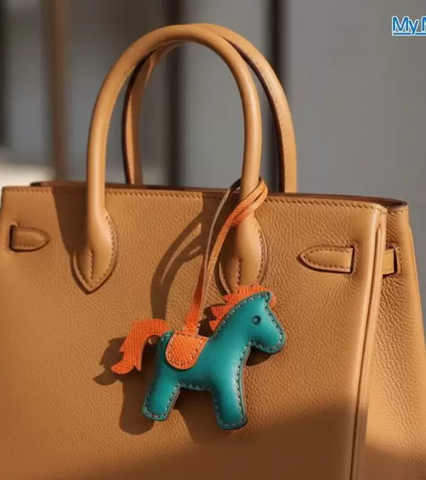 Quà tặng móc khóa ngựa bằng da