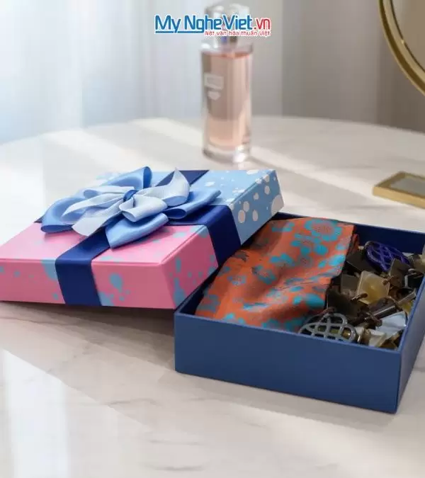 Bộ quà tặng băng đô lụa và vòng cổ sừng