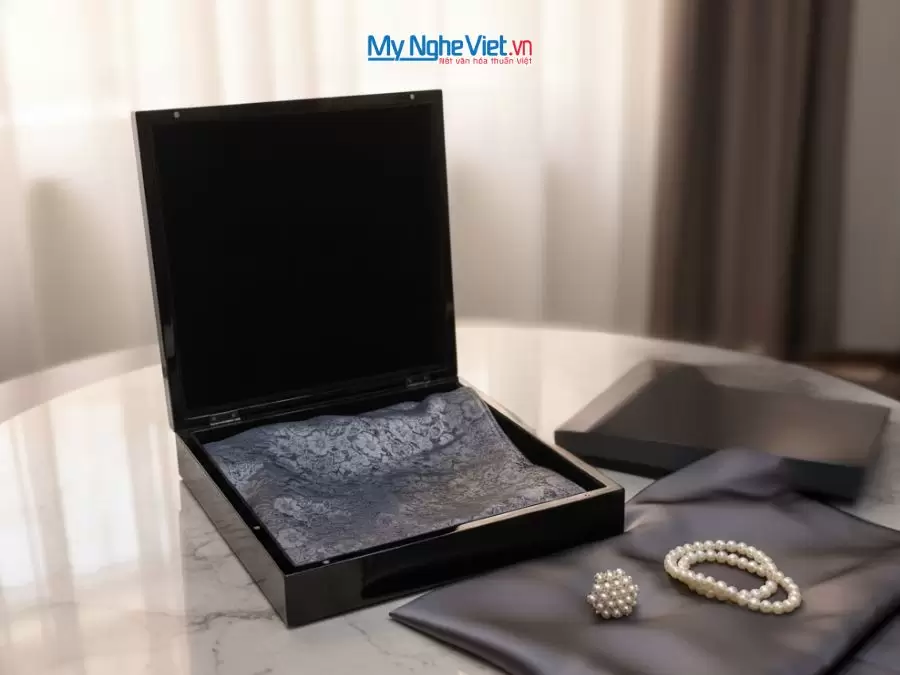 Bộ quà tặng cặp vỏ gối lụa và hộp sơn mài cao cấp