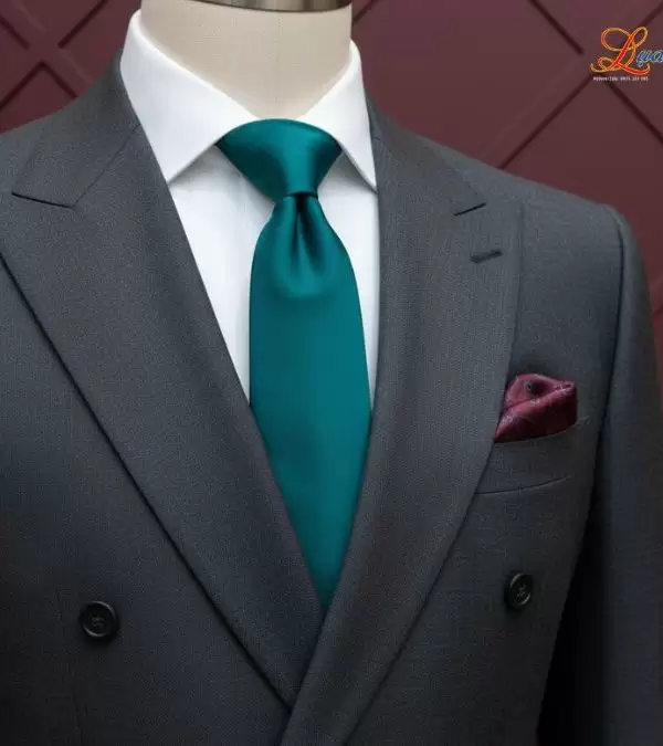 Cà vạt lụa tơ tằm trơn màu xanh lá