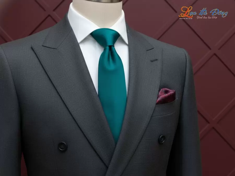 Cà vạt lụa tơ tằm trơn màu xanh lá