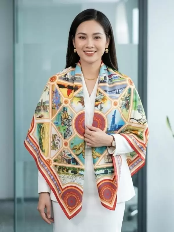 Khăn lụa tơ tằm in họa tiết nghệ thuật