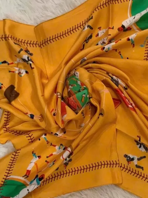 Khăn lụa tơ tằm in họa tiết nghệ thuật