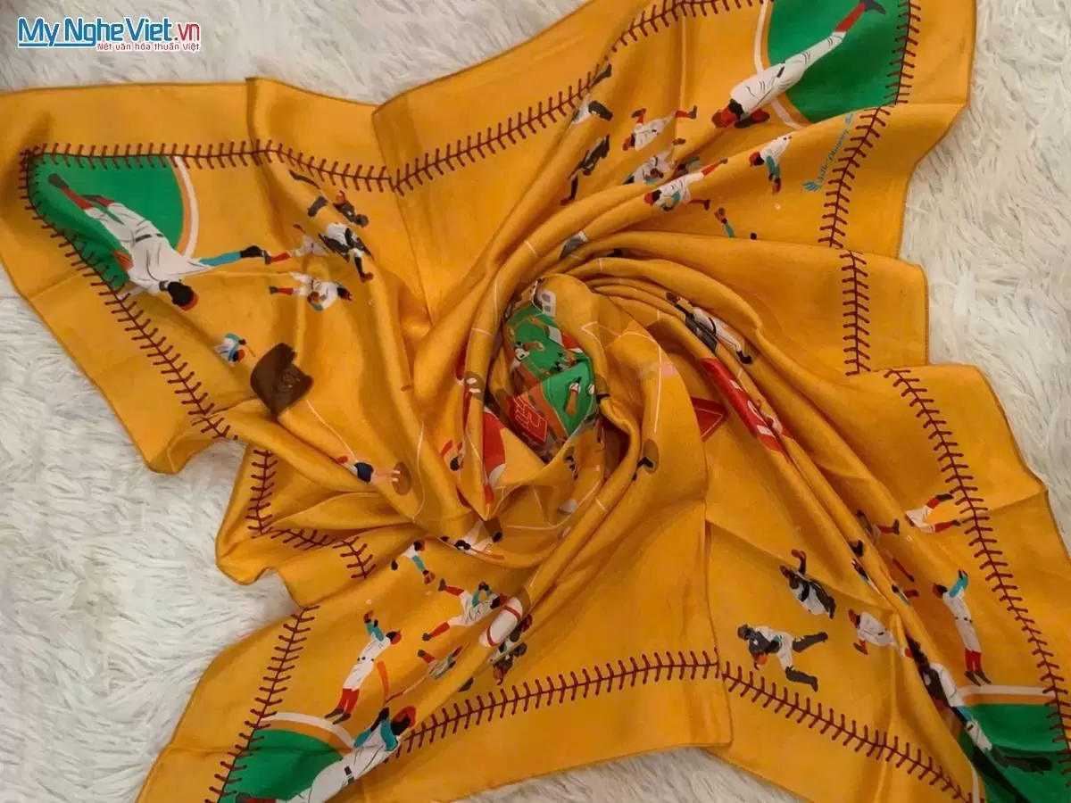 Khăn lụa tơ tằm in họa tiết nghệ thuật