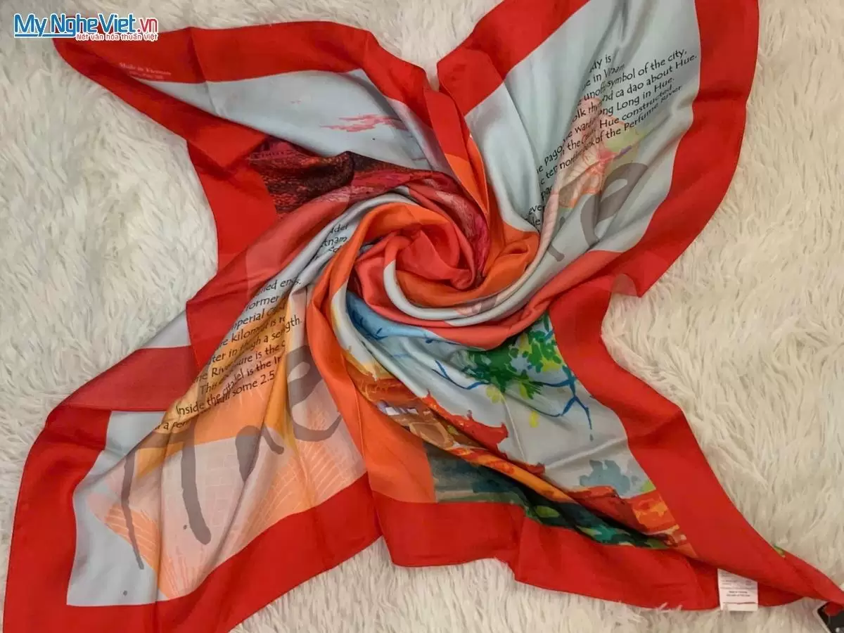 Khăn lụa tơ tằm in họa tiết nghệ thuật