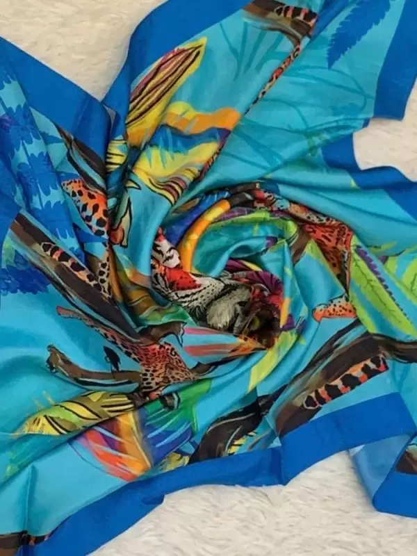 Khăn lụa tơ tằm in họa tiết nghệ thuật