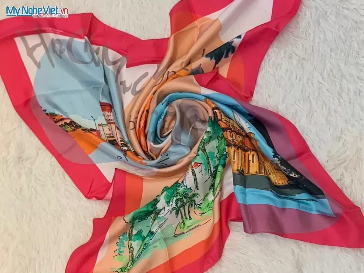 Khăn lụa tơ tằm in họa tiết nghệ thuật