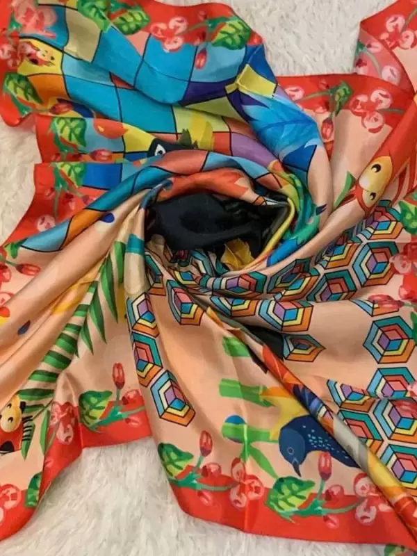 Khăn lụa tơ tằm in họa tiết nghệ thuật