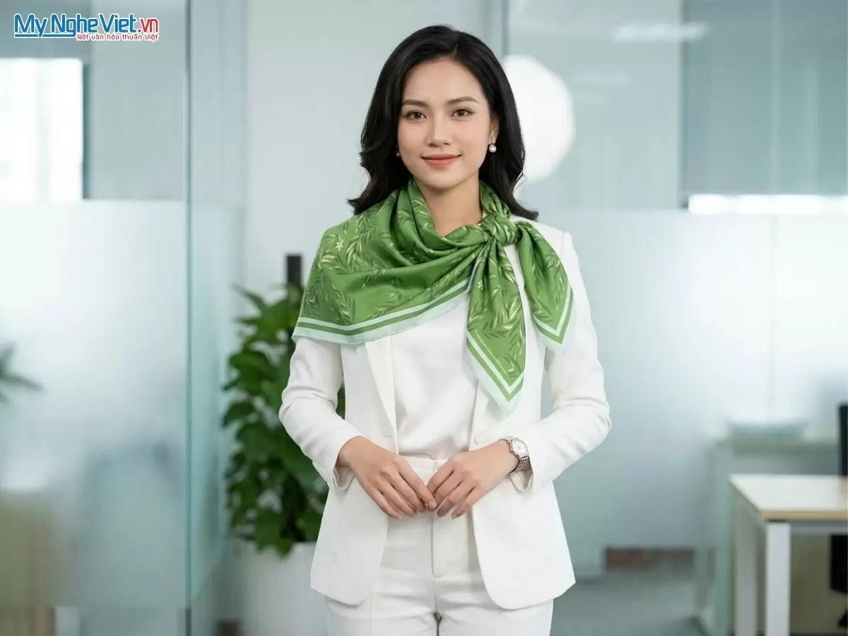 Khăn lụa tơ tằm in họa tiết nghệ thuật