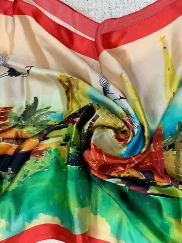 Khăn lụa tơ tằm in họa tiết nghệ thuật cao cấp