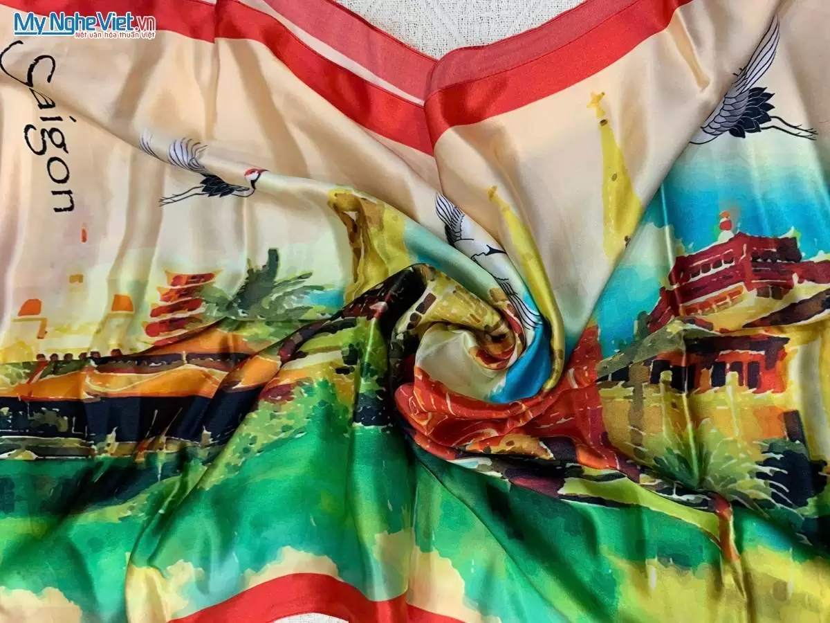 Khăn lụa tơ tằm in họa tiết nghệ thuật cao cấp