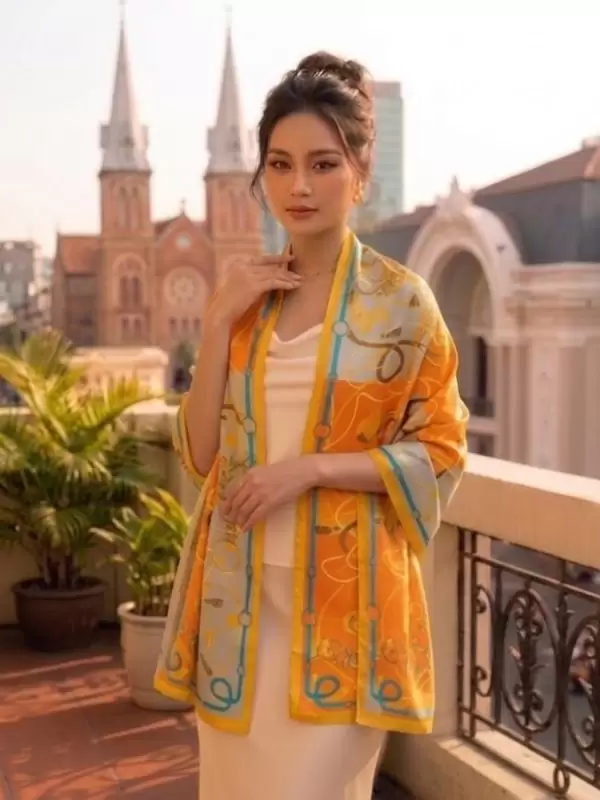 Khăn lụa tơ tằm in họa tiết nghệ thuật cao cấp