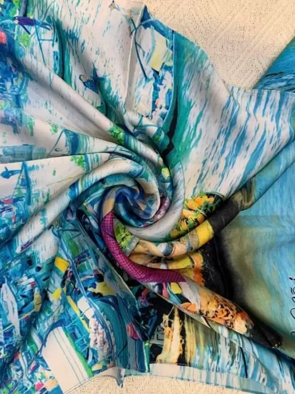 Khăn lụa tơ tằm in họa tiết nghệ thuật cao cấp