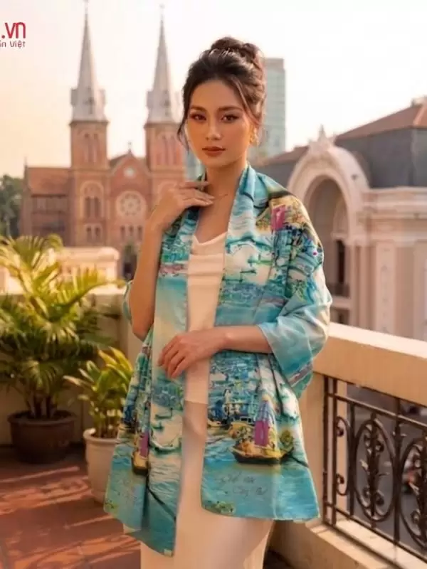 Khăn lụa tơ tằm in họa tiết nghệ thuật cao cấp