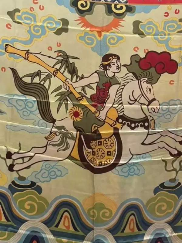 Khăn lụa tơ tằm in họa tiết nghệ thuật