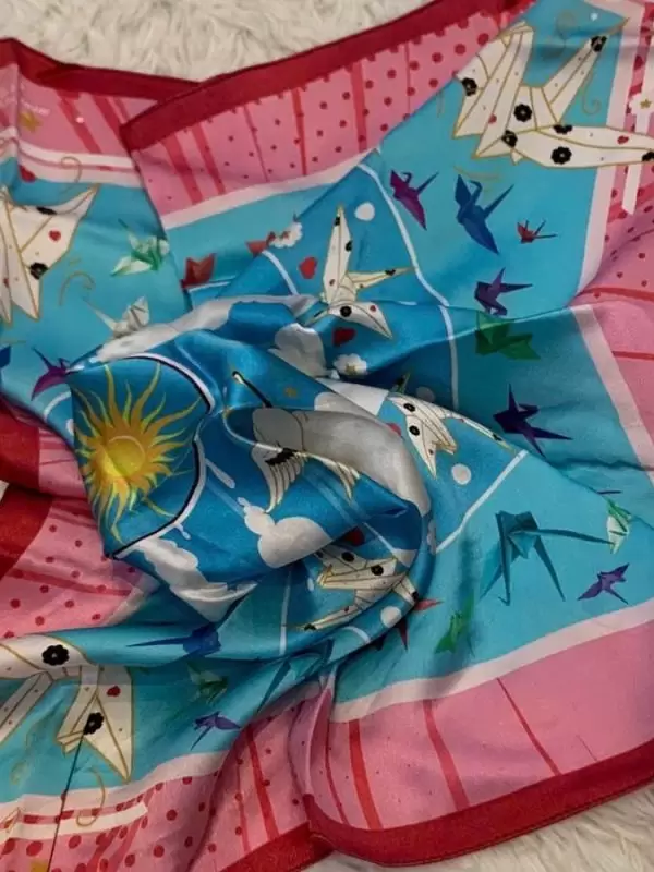 Khăn lụa tơ tằm in họa tiết nghệ thuật