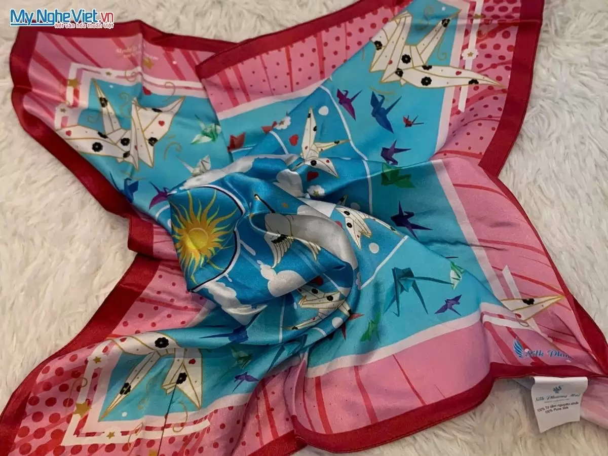 Khăn lụa tơ tằm in họa tiết nghệ thuật