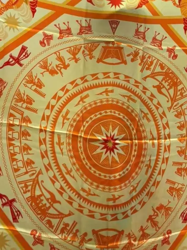 Khăn lụa tơ tằm in họa tiết nghệ thuật