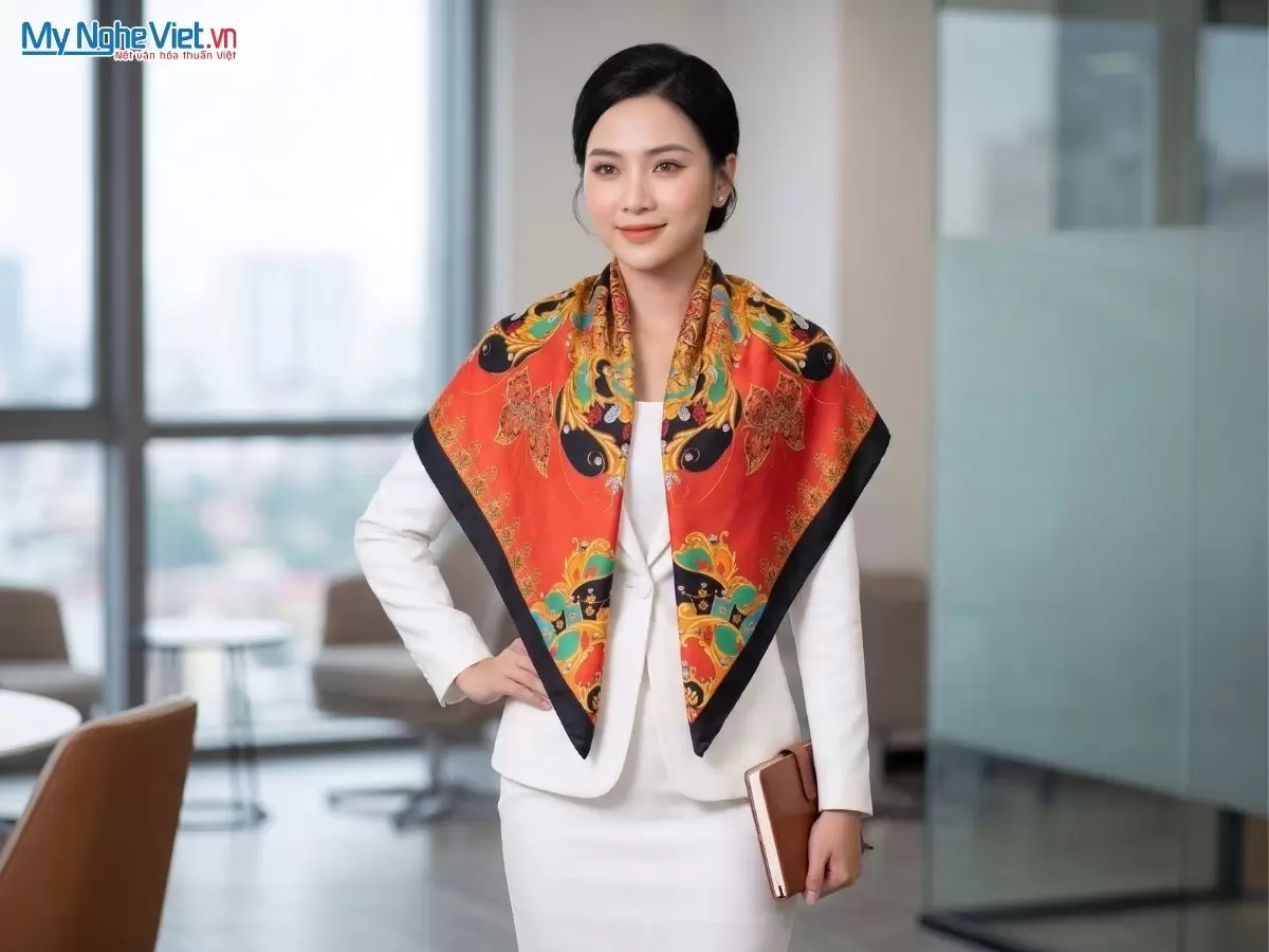 Khăn lụa tơ tằm in họa tiết nghệ thuật