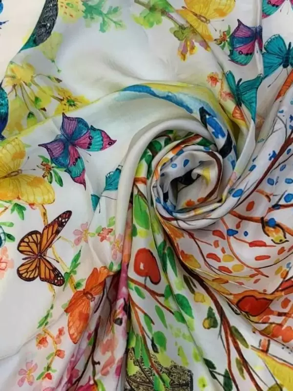 Khăn lụa tơ tằm in họa tiết nghệ thuật